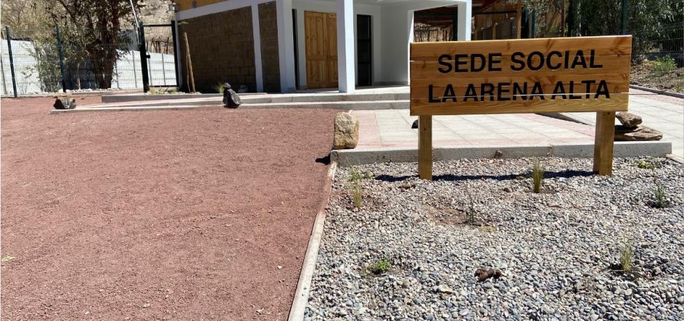 Subdere y municipio inauguran sedes sociales en Alto del Carmen 